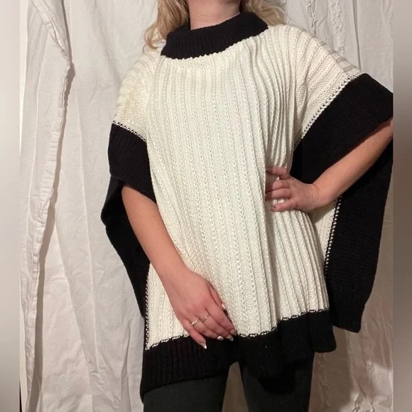 Rebeca Minkoff Ribbed poncho/SWEATER over-sized* - Picture 2 of 3